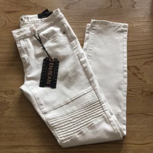 White moto skinny jeans